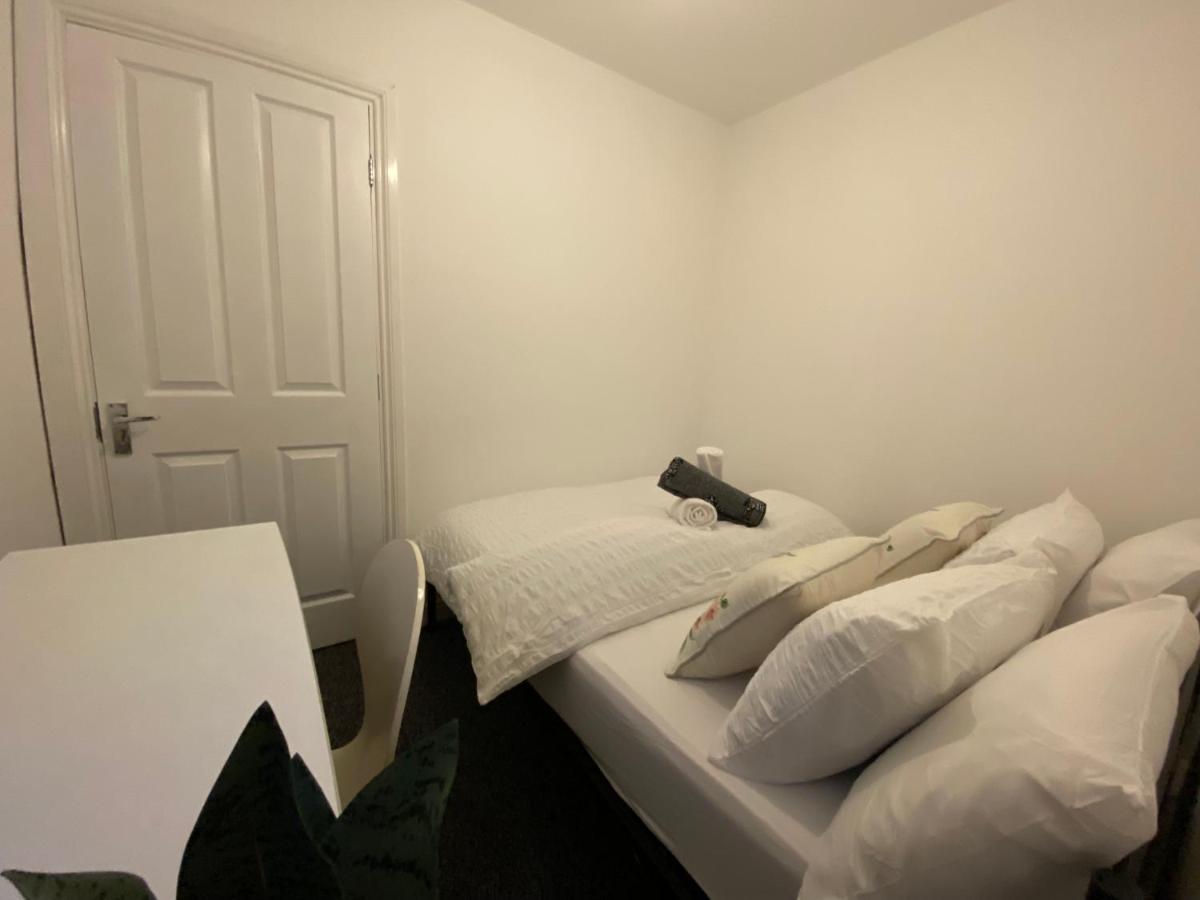 Living Serviced 3 Homestay Coventry
